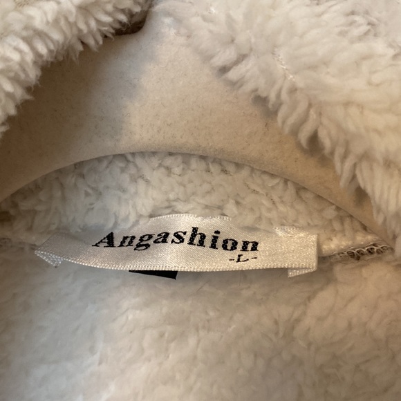 Fuzzy 1/4 Zip Pullover - Picture 3 of 4